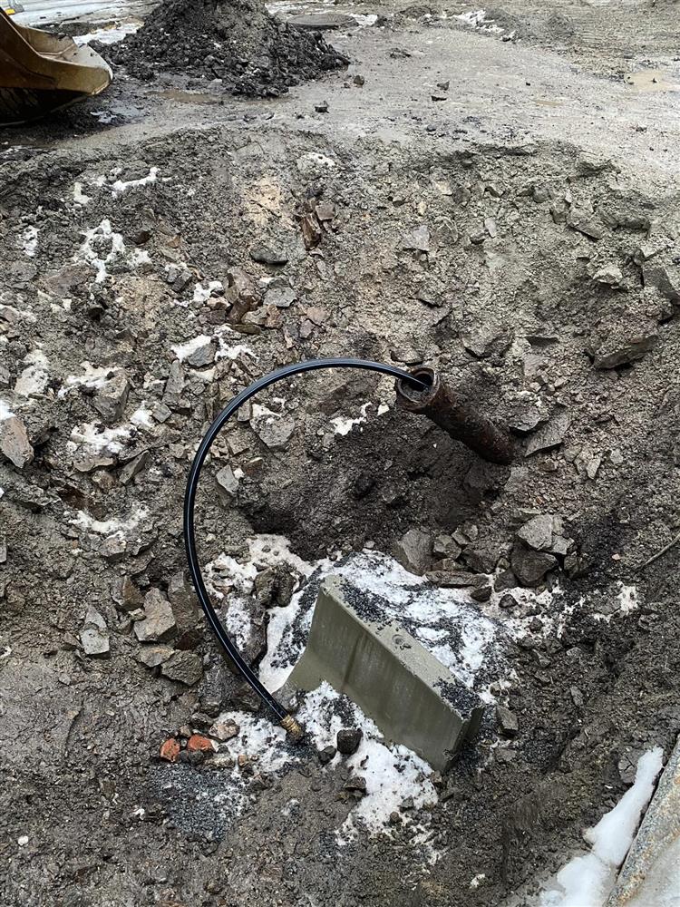 Vannledning fra sidegate. - Klikk for stort bilde